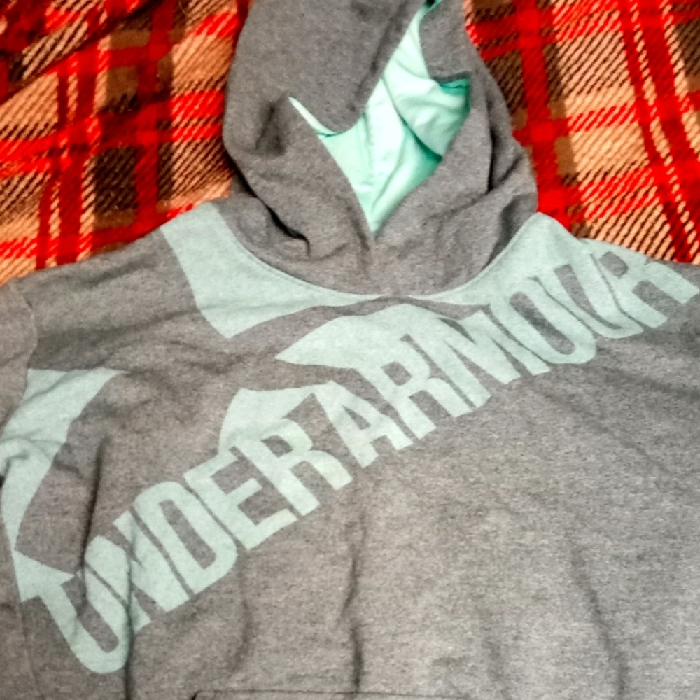 Under Armour Sweatshirt